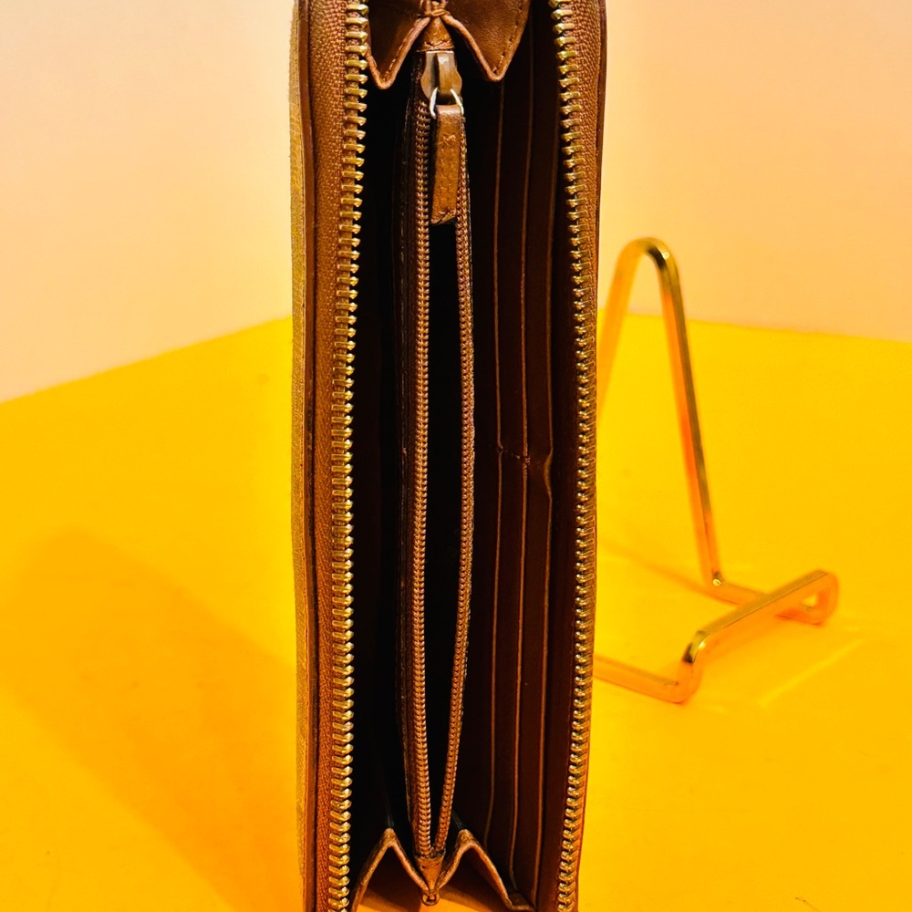 Gucci Beige and Brown Women's Wallet - Picture 7 of 11